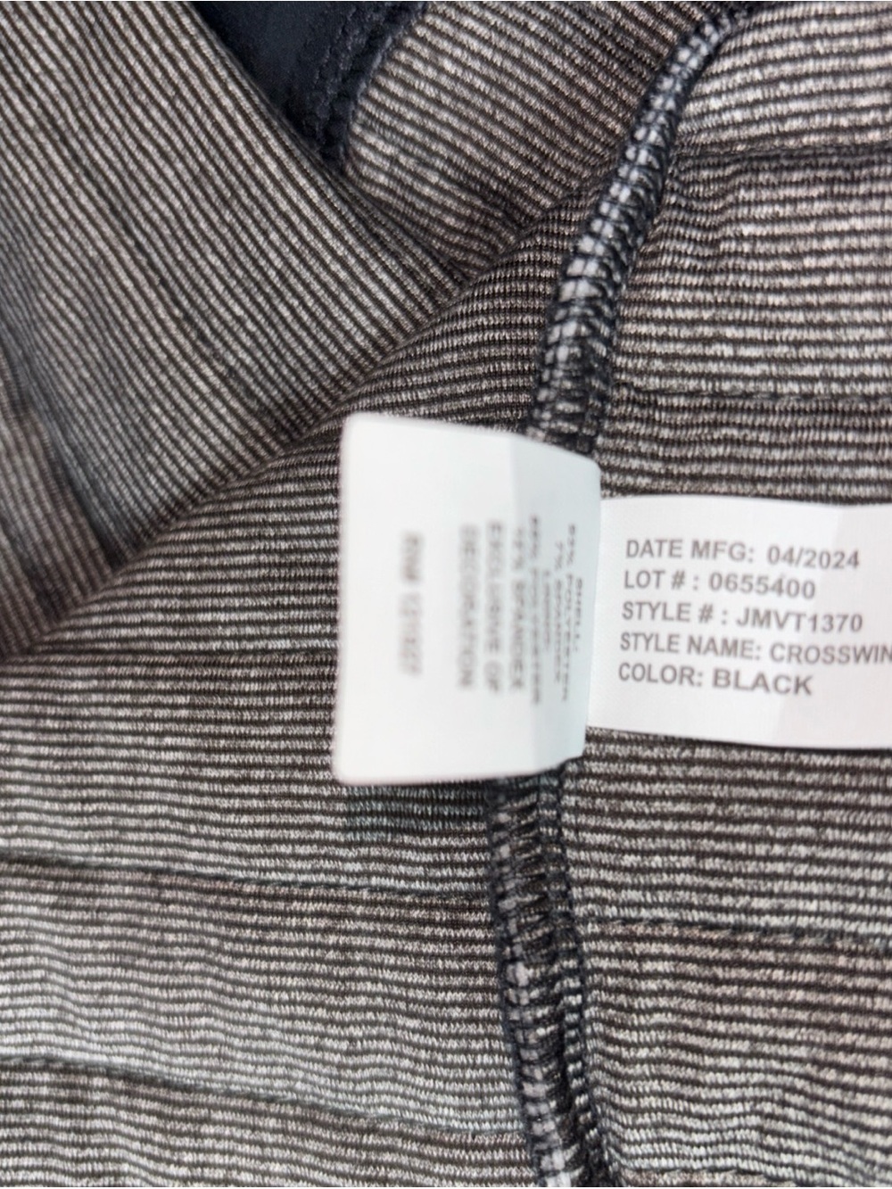 johnnie-O Men's Quilted Vest in Black - Picture 5 of 5